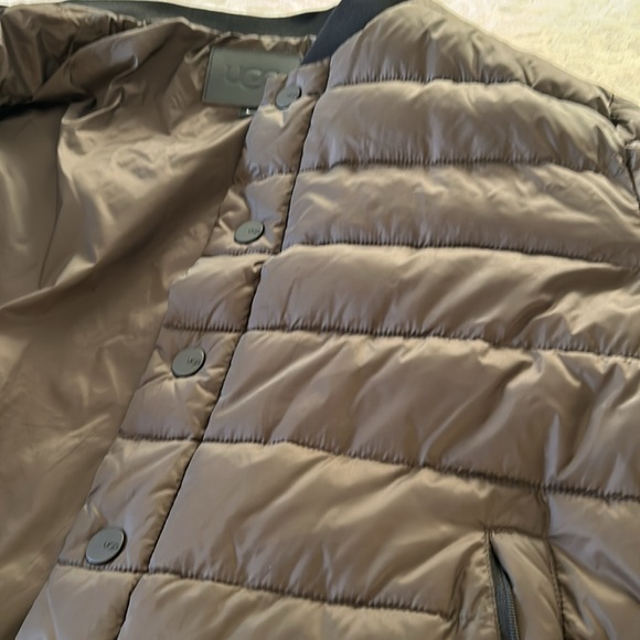 Ugg men’s puffer jacket - Picture 4 of 7